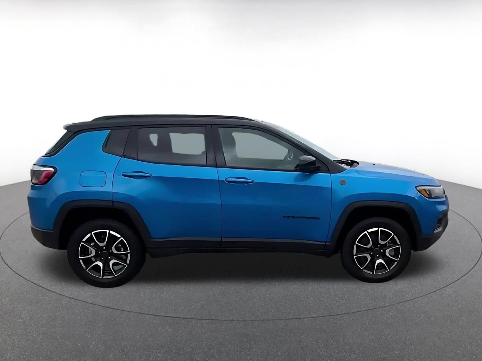 Thumbnail: 2025 Jeep Compass - 16