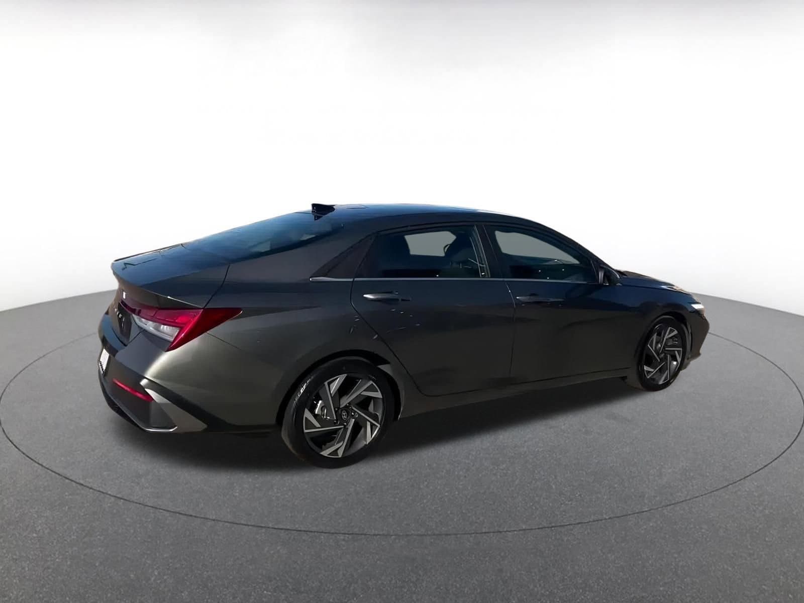 Thumbnail: 2025 Hyundai Elantra - 15