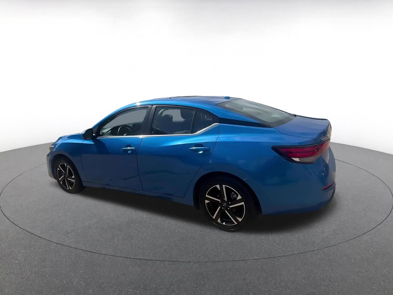Thumbnail: 2025 Nissan Sentra - 10
