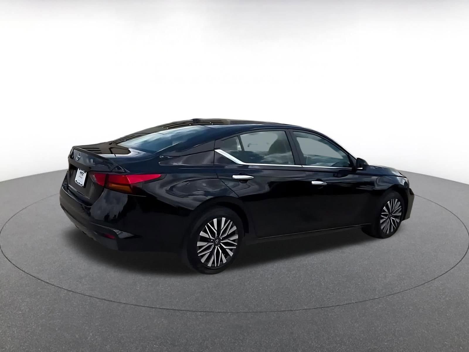 Thumbnail: 2025 Nissan Altima - 12