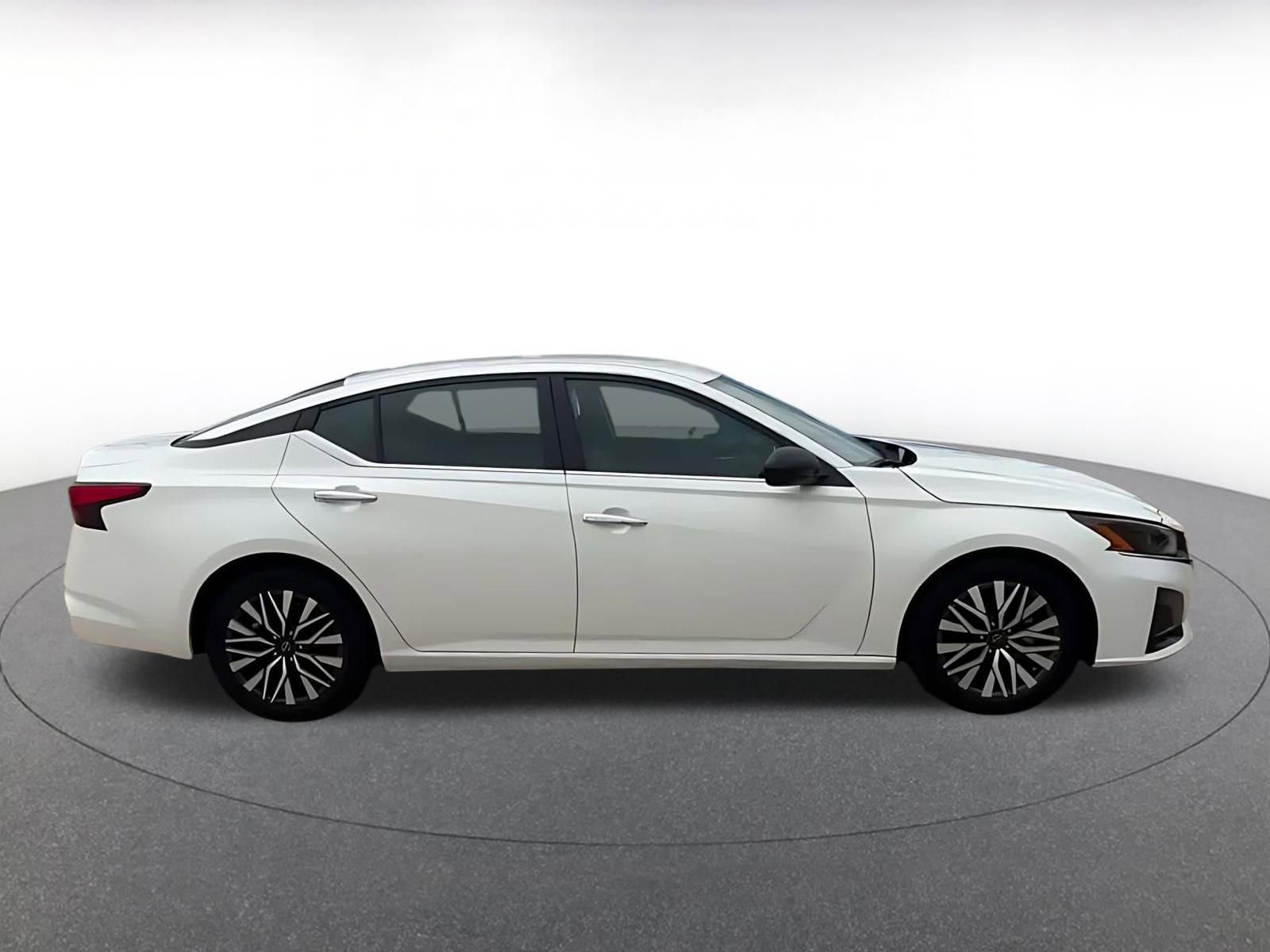 Thumbnail: 2025 Nissan Altima - 16