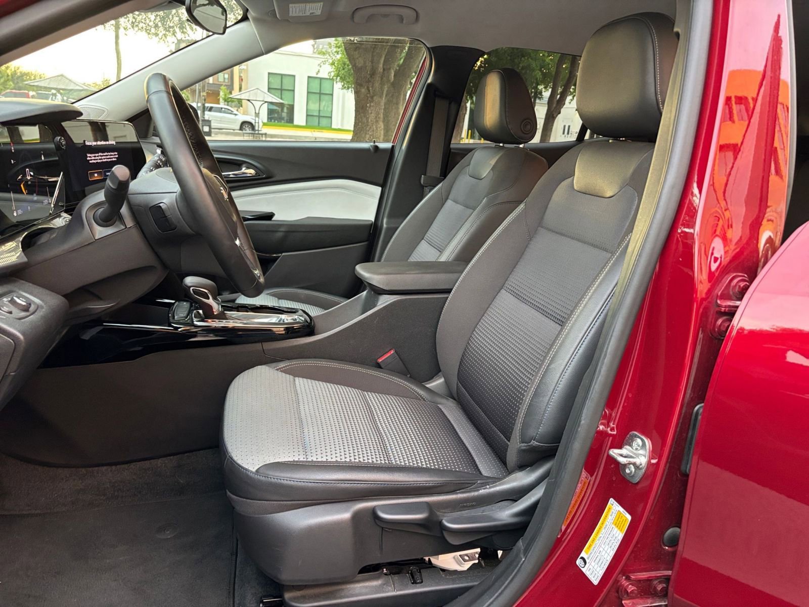 Thumbnail: 2025 Chevrolet Trax - 22