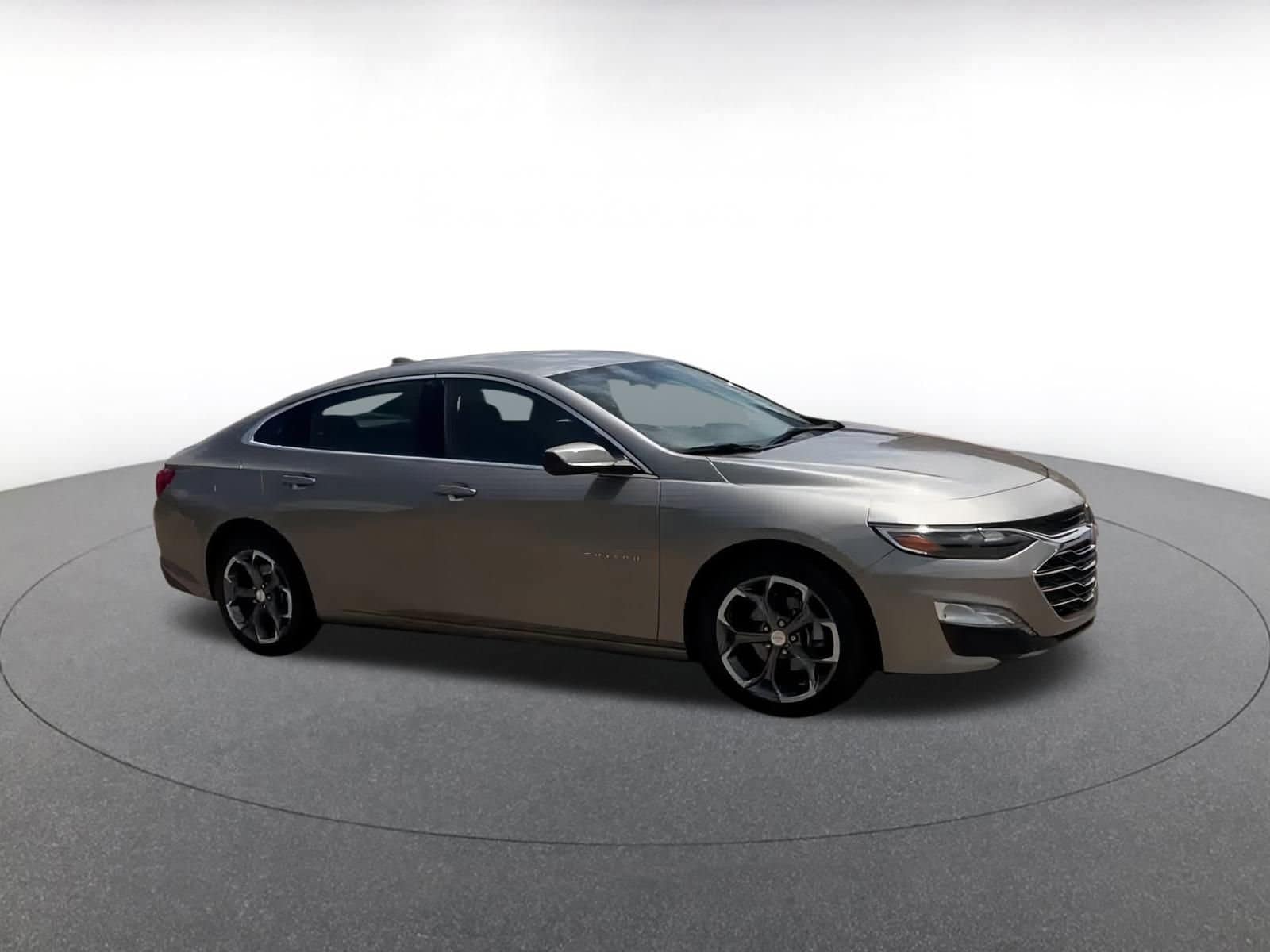 Thumbnail: 2024 Chevrolet Malibu - 2