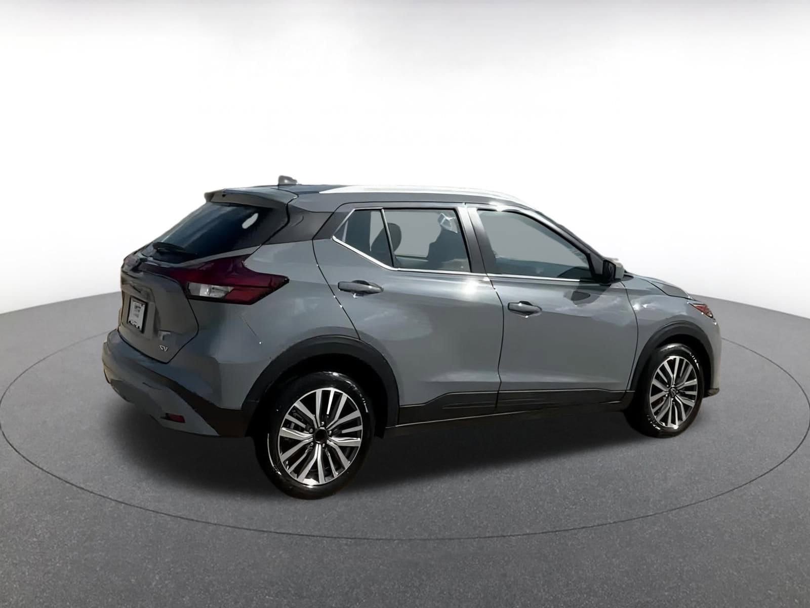 Thumbnail: 2024 Nissan Kicks - 11
