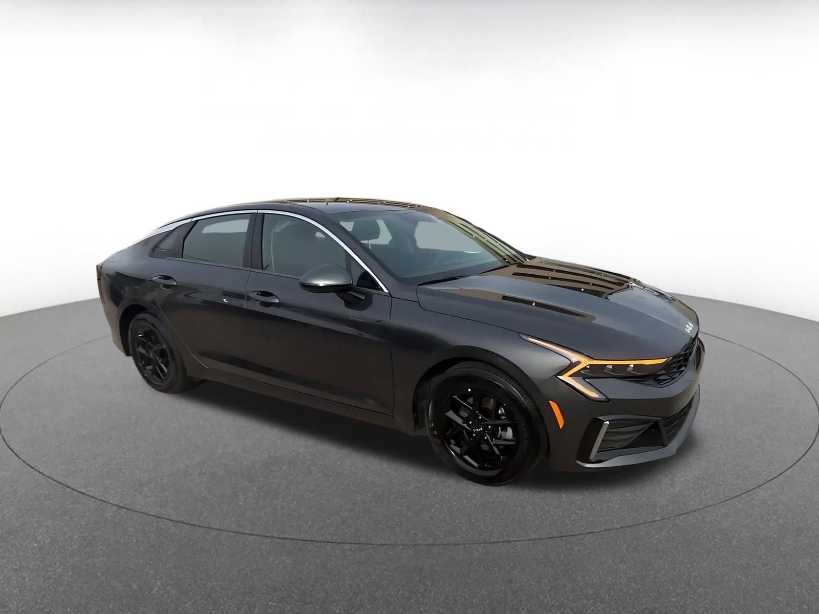 Thumbnail: 2025 Kia K5 - 2