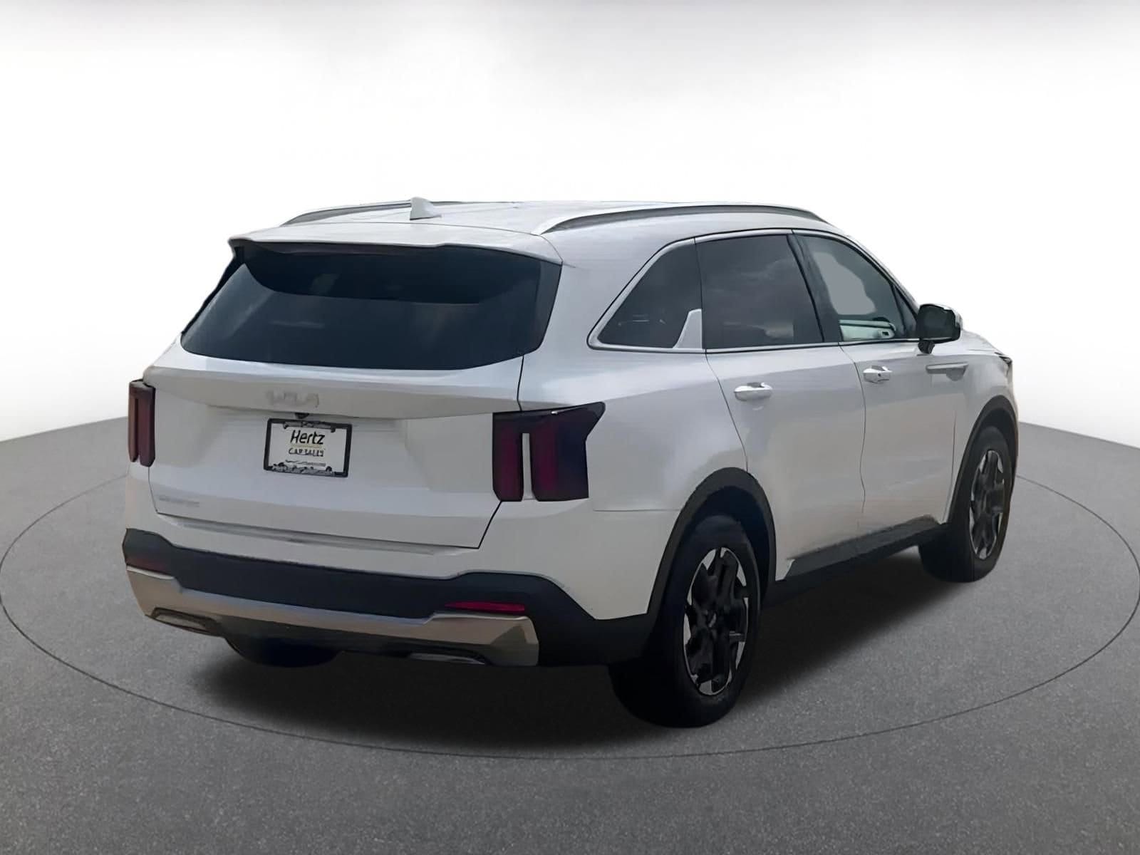 2024 Kia Sorento S 11
