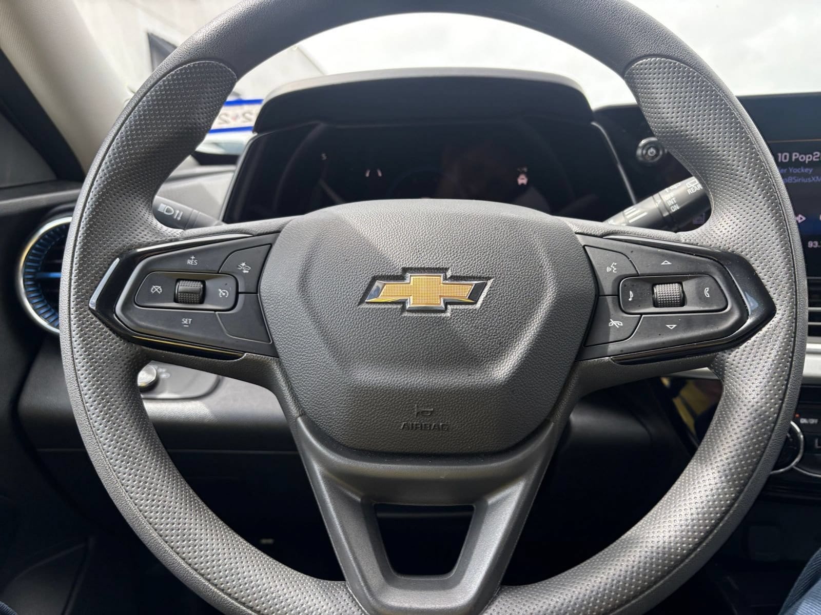 Thumbnail: 2025 Chevrolet Trax - 27