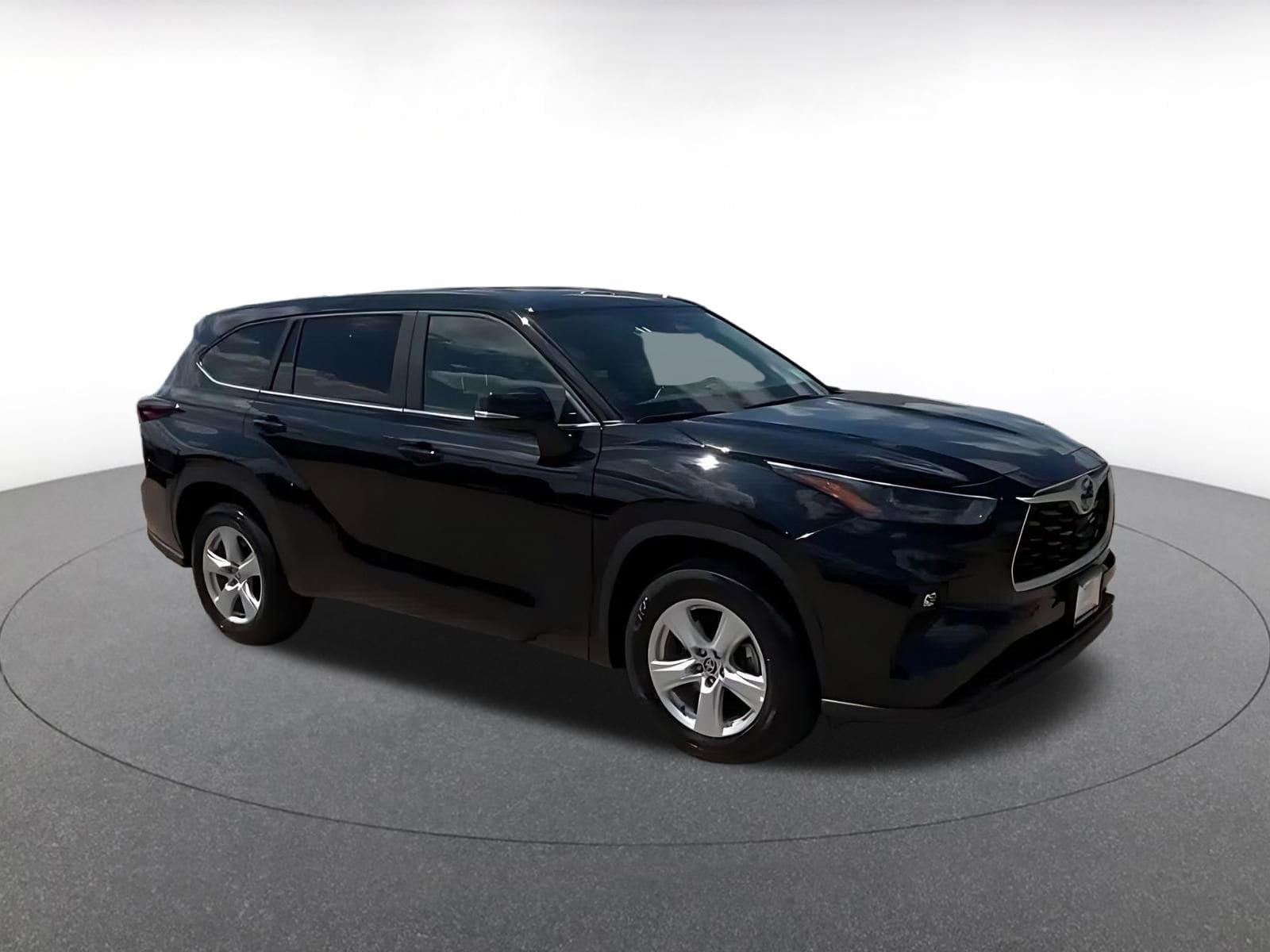 Thumbnail: 2025 Toyota Highlander - 2