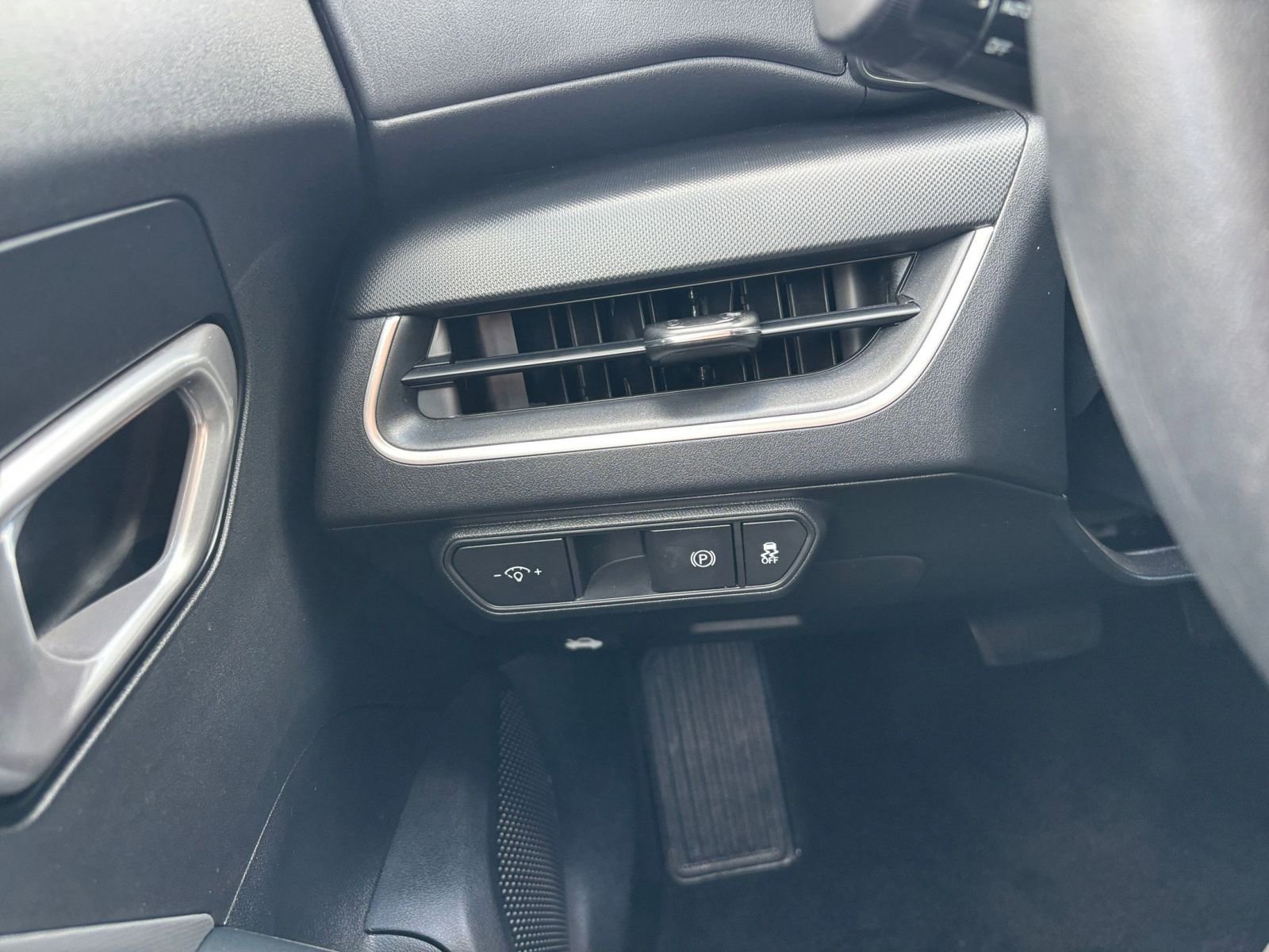 Thumbnail: 2025 Kia K4 - 33