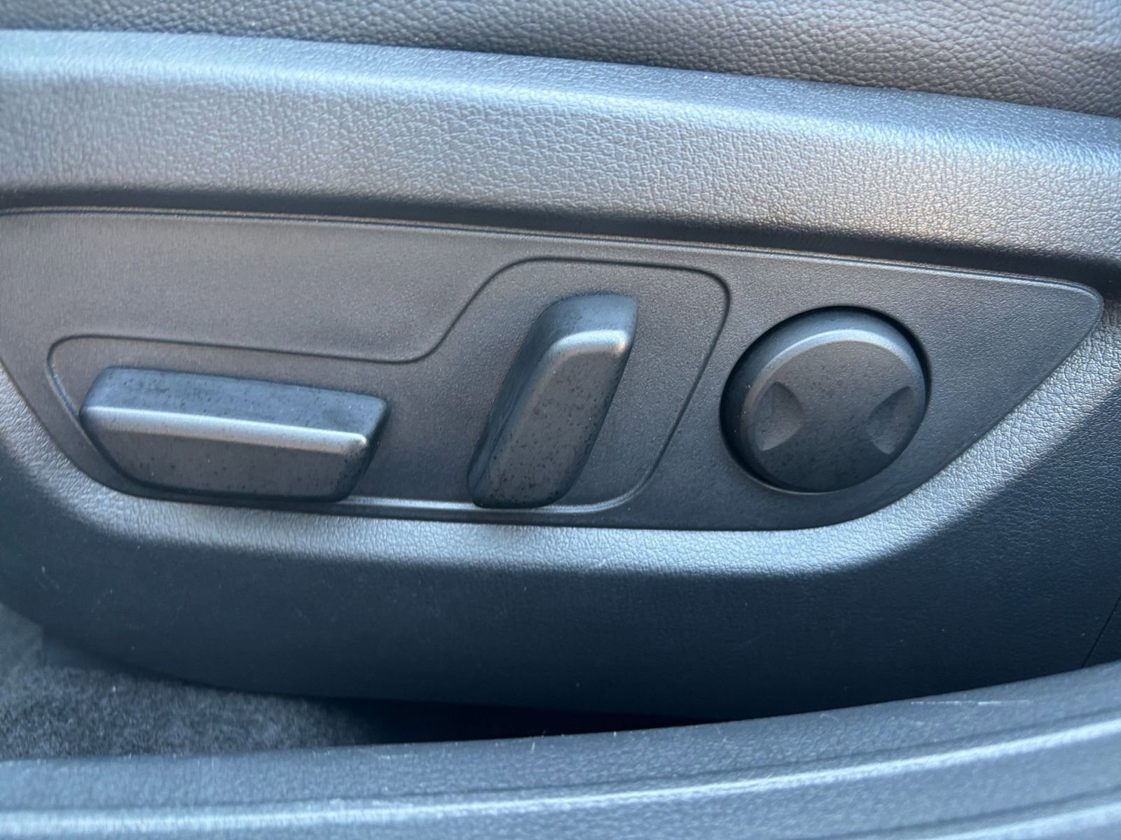 Thumbnail: 2025 Mazda CX-50 - 23