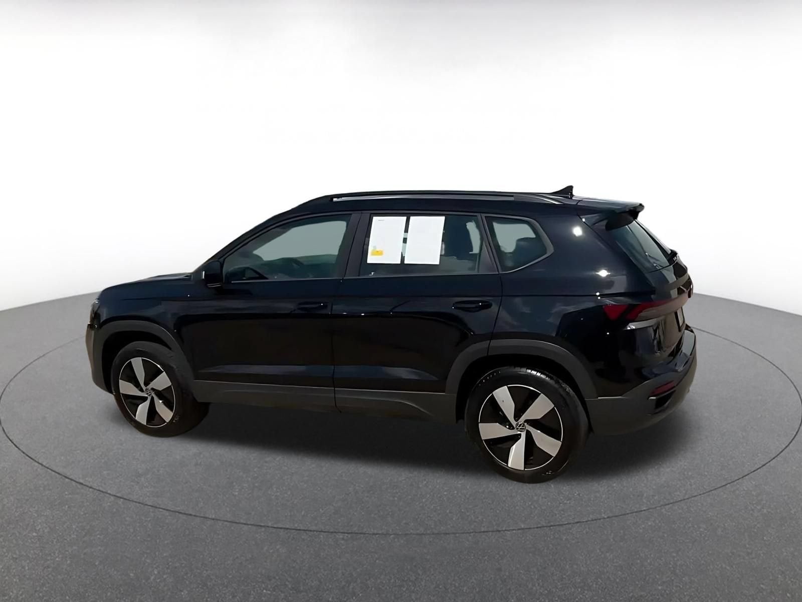 Thumbnail: 2026 Volkswagen Taos - 8