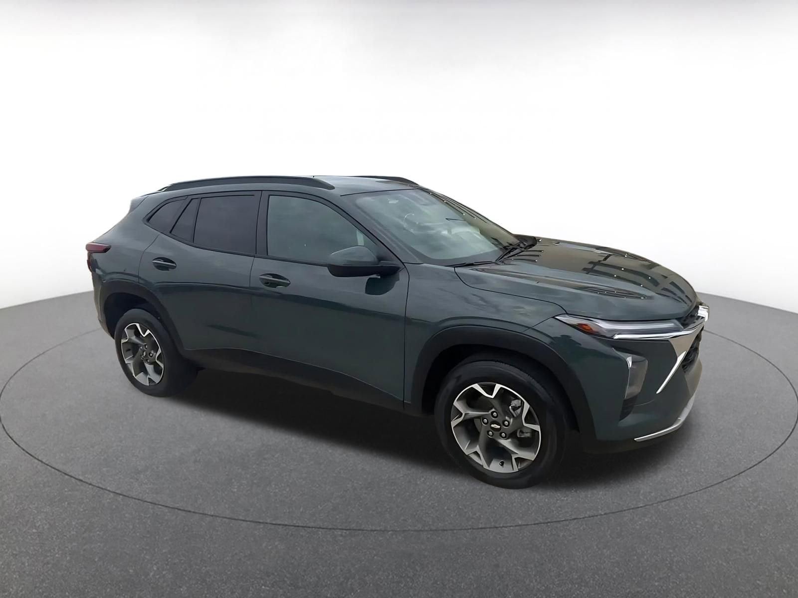 Thumbnail: 2025 Chevrolet Trax - 2