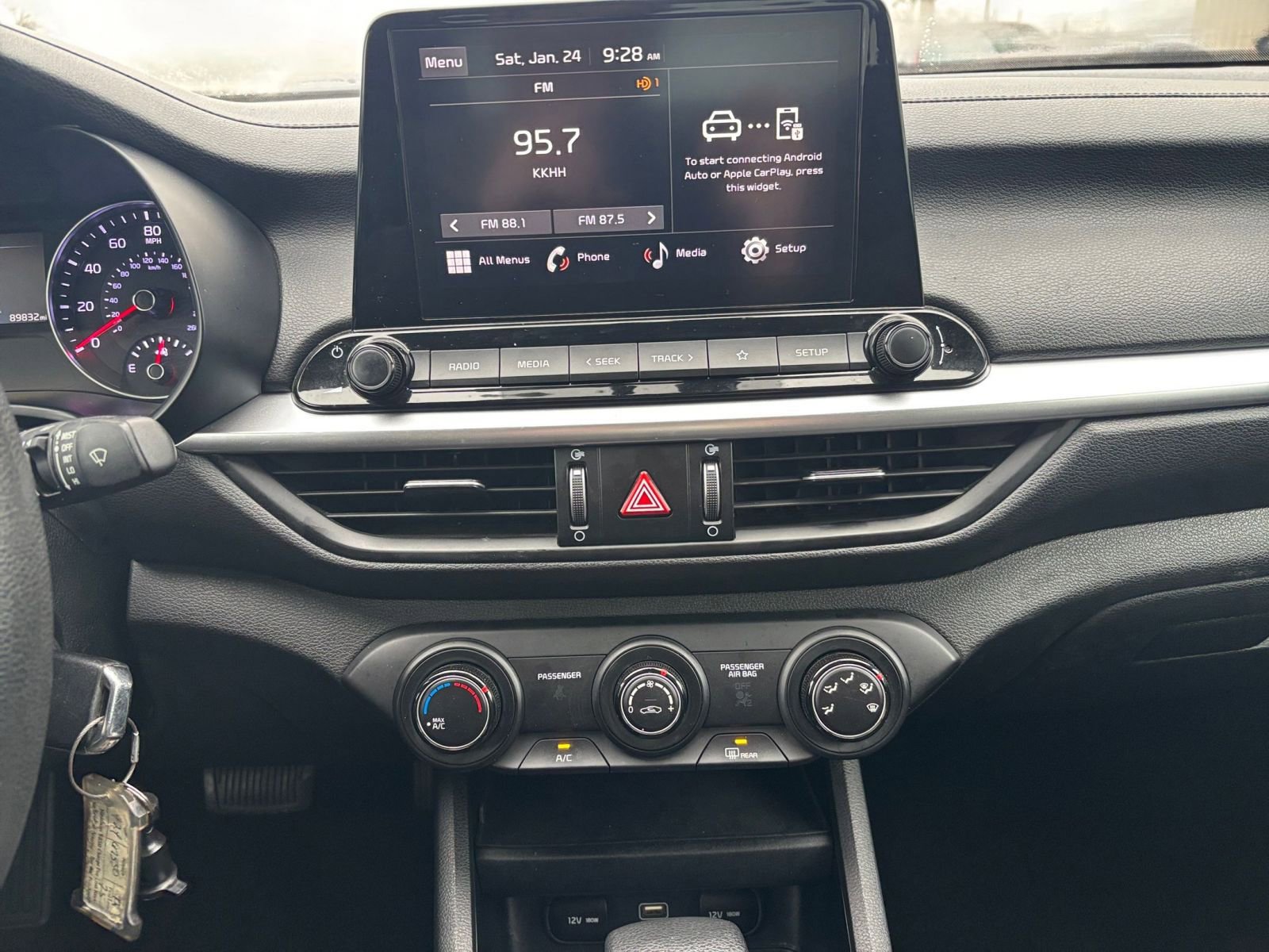 Thumbnail: 2023 Kia Forte - 17