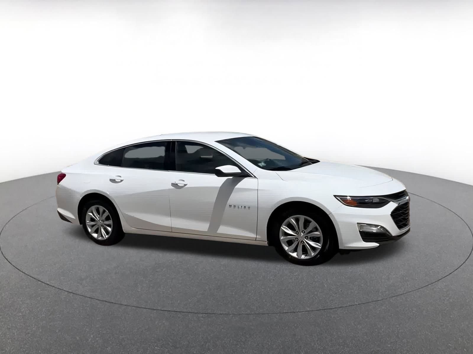 Thumbnail: 2024 Chevrolet Malibu - 2