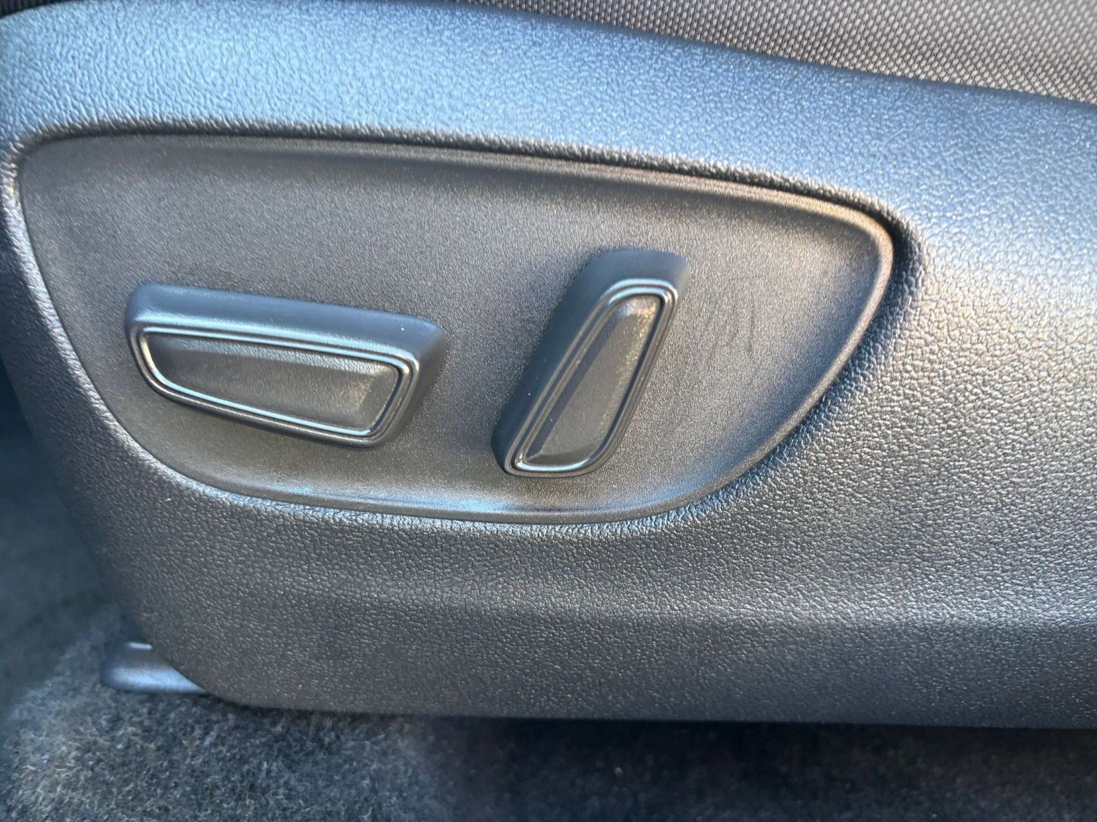 Thumbnail: 2025 Toyota Highlander - 27