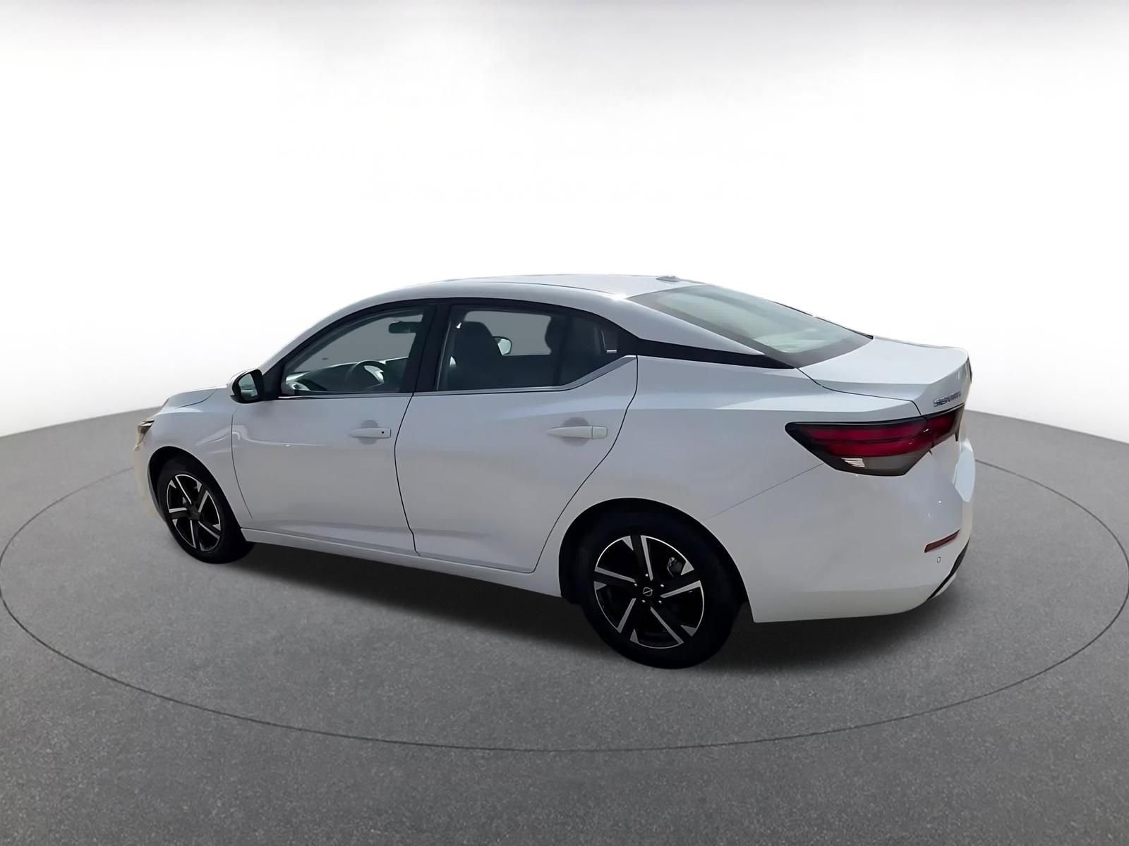 Thumbnail: 2025 Nissan Sentra - 10