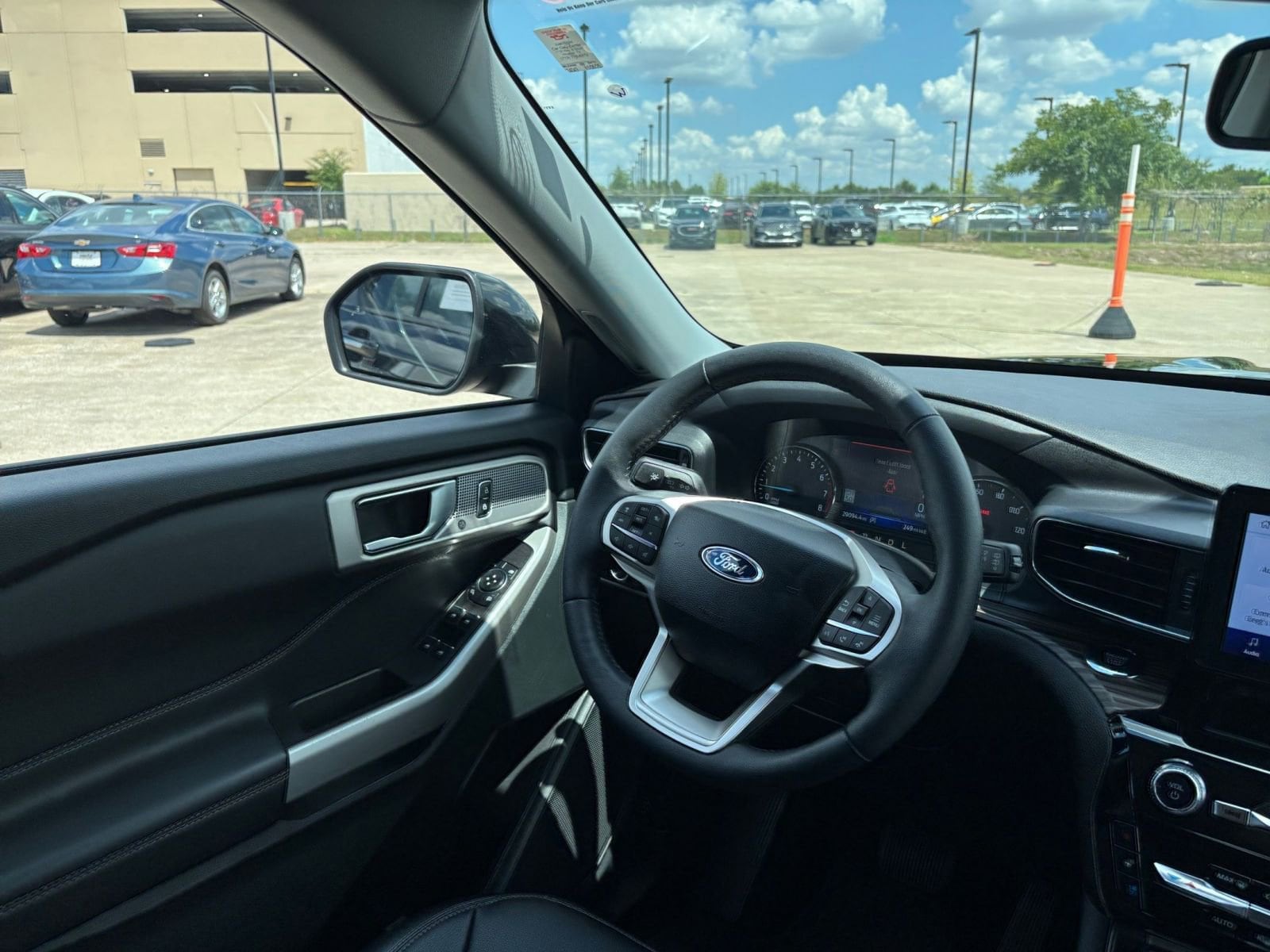 Thumbnail: 2024 Ford Explorer - 34
