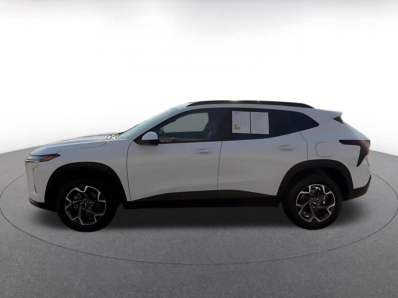 Thumbnail: 2025 Chevrolet Trax - 9