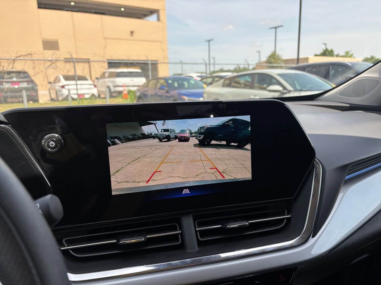 Thumbnail: 2025 Chevrolet Trax - 22
