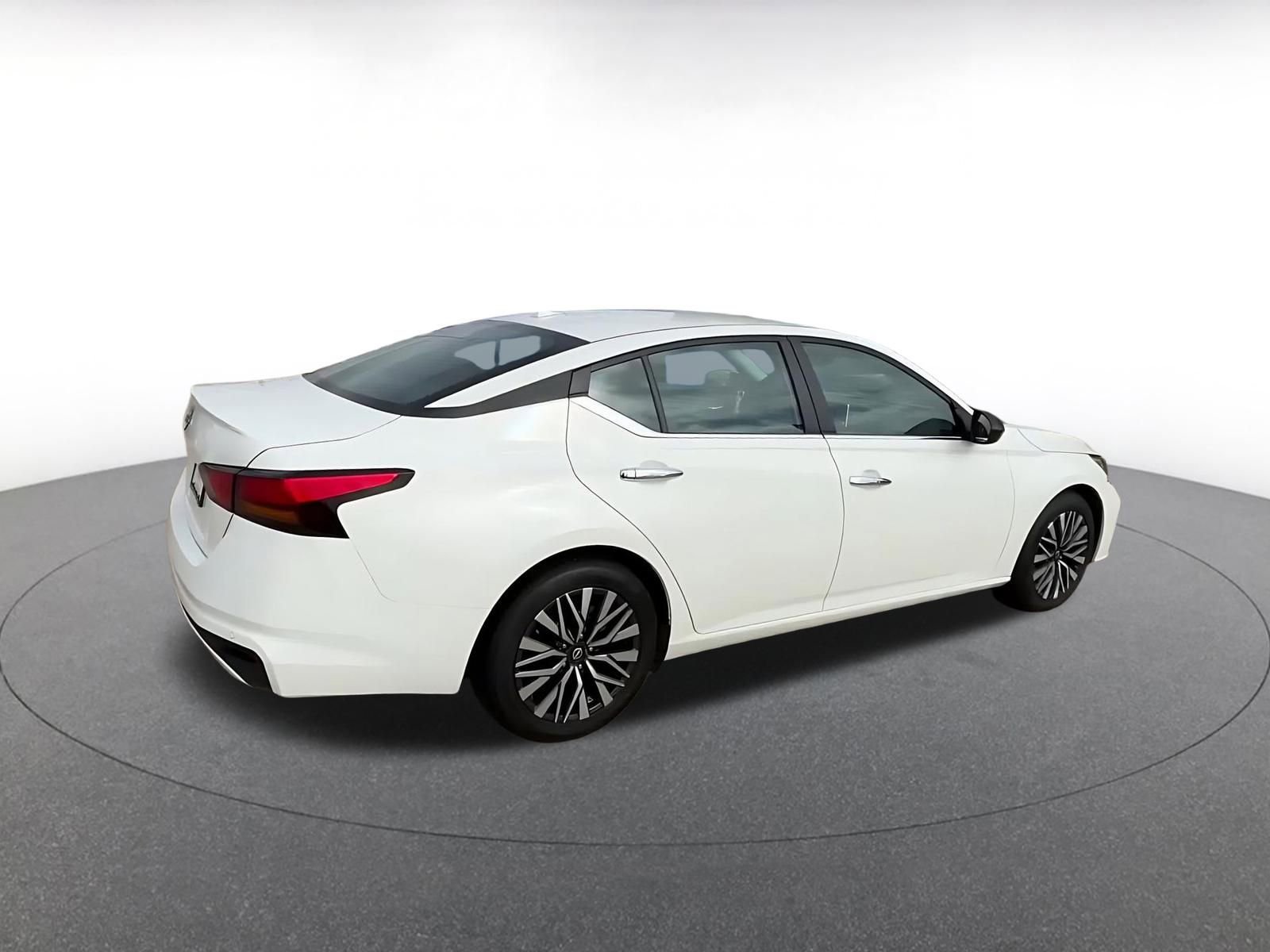 Thumbnail: 2025 Nissan Altima - 15