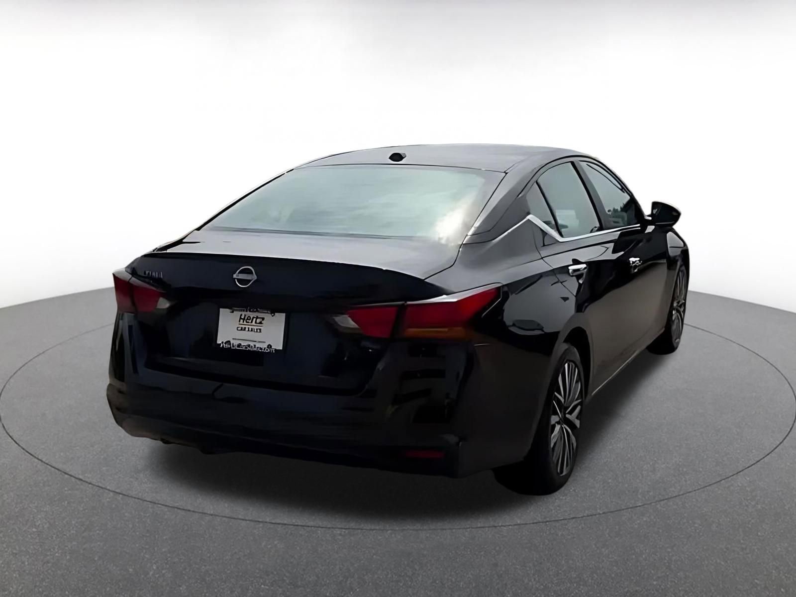 Thumbnail: 2025 Nissan Altima - 14