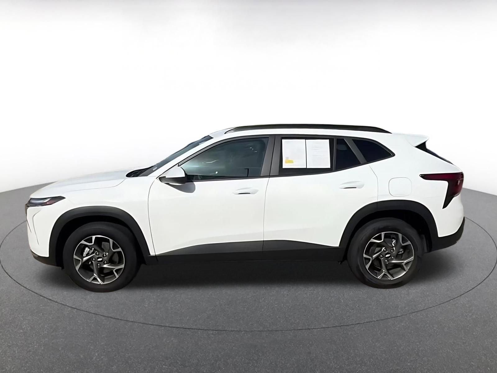 Thumbnail: 2025 Chevrolet Trax - 9