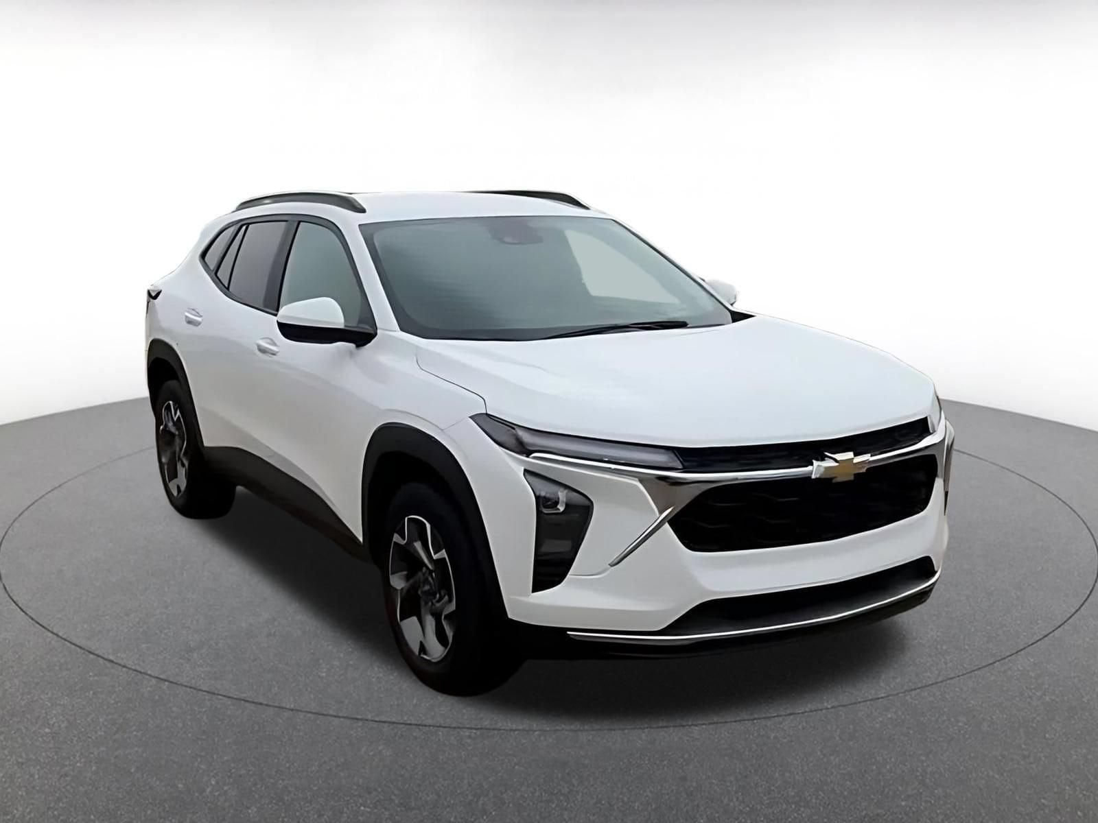 Thumbnail: 2025 Chevrolet Trax - 3