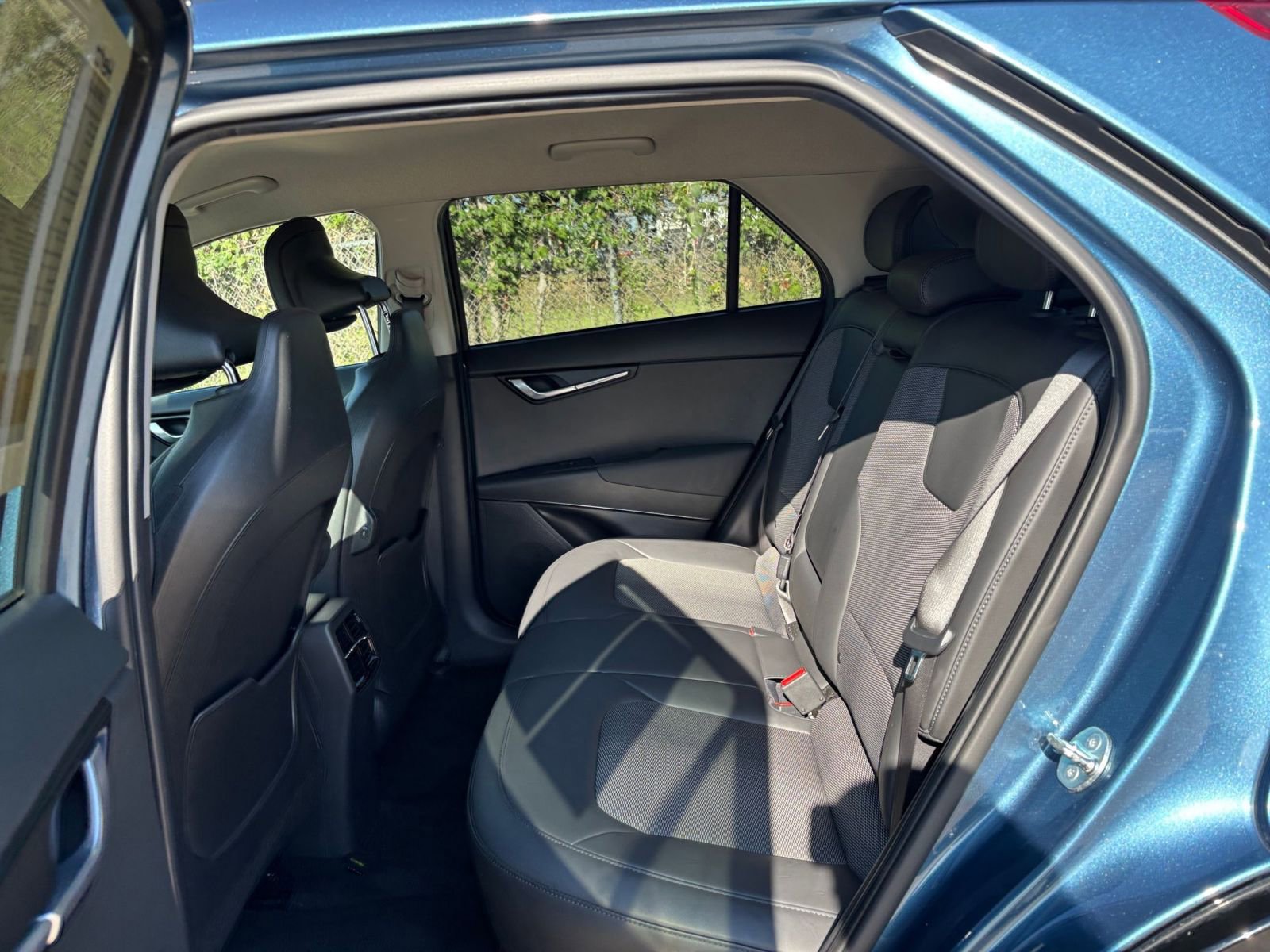 Thumbnail: 2023 Kia Niro - 29