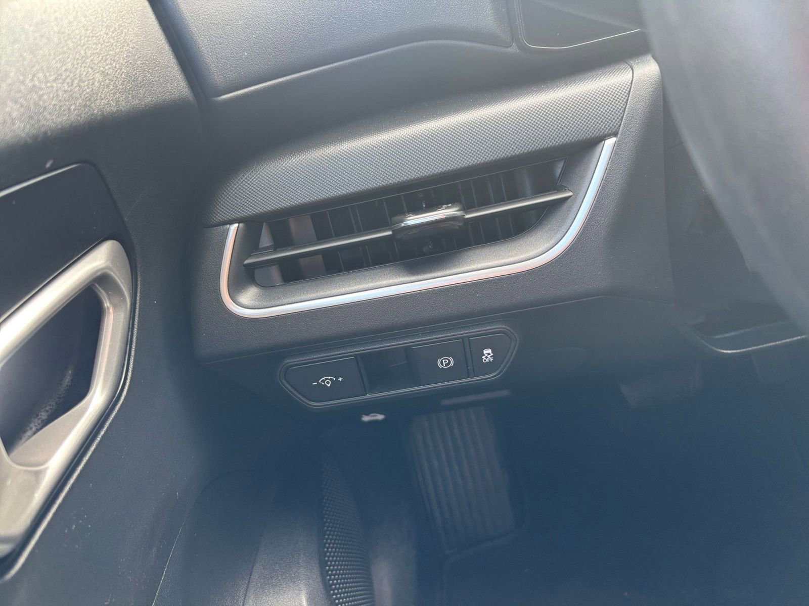 Thumbnail: 2025 Kia K4 - 33