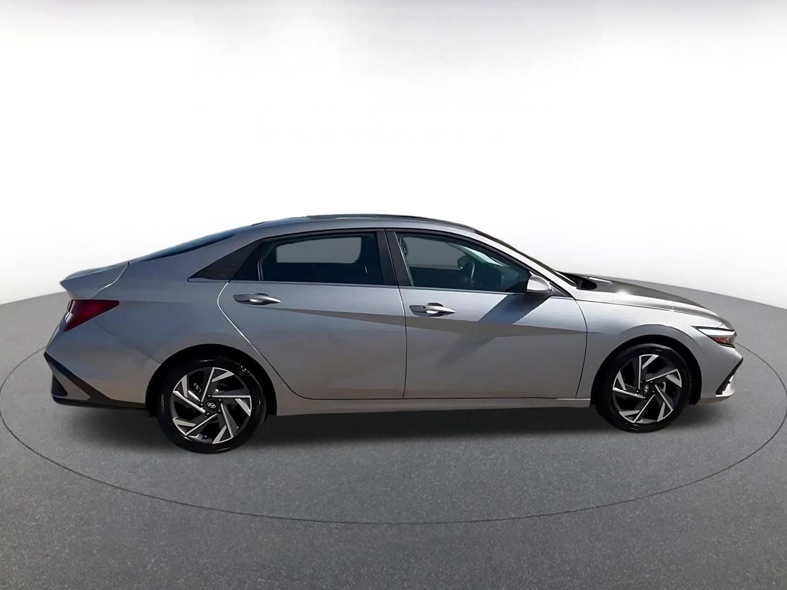 Thumbnail: 2025 Hyundai Elantra - 16