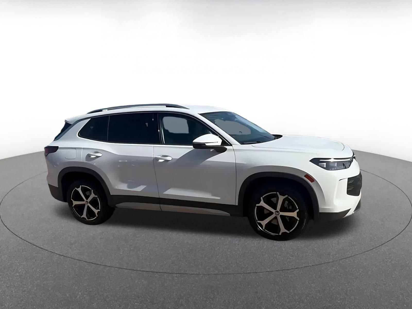 Thumbnail: 2026 Volkswagen Tiguan - 2