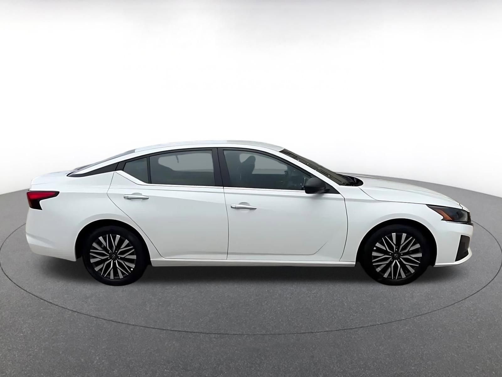 Thumbnail: 2025 Nissan Altima - 16