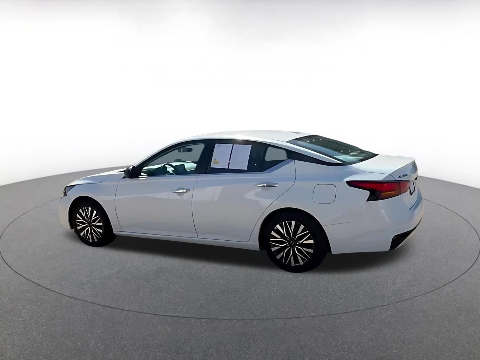 Thumbnail: 2025 Nissan Altima - 10
