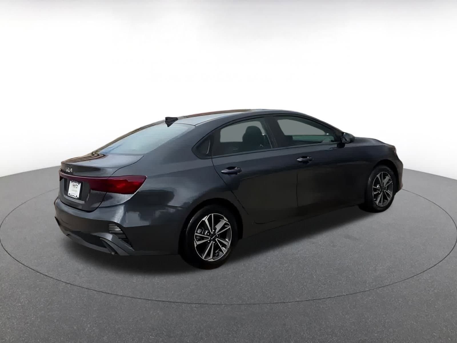 Thumbnail: 2024 Kia Forte - 11