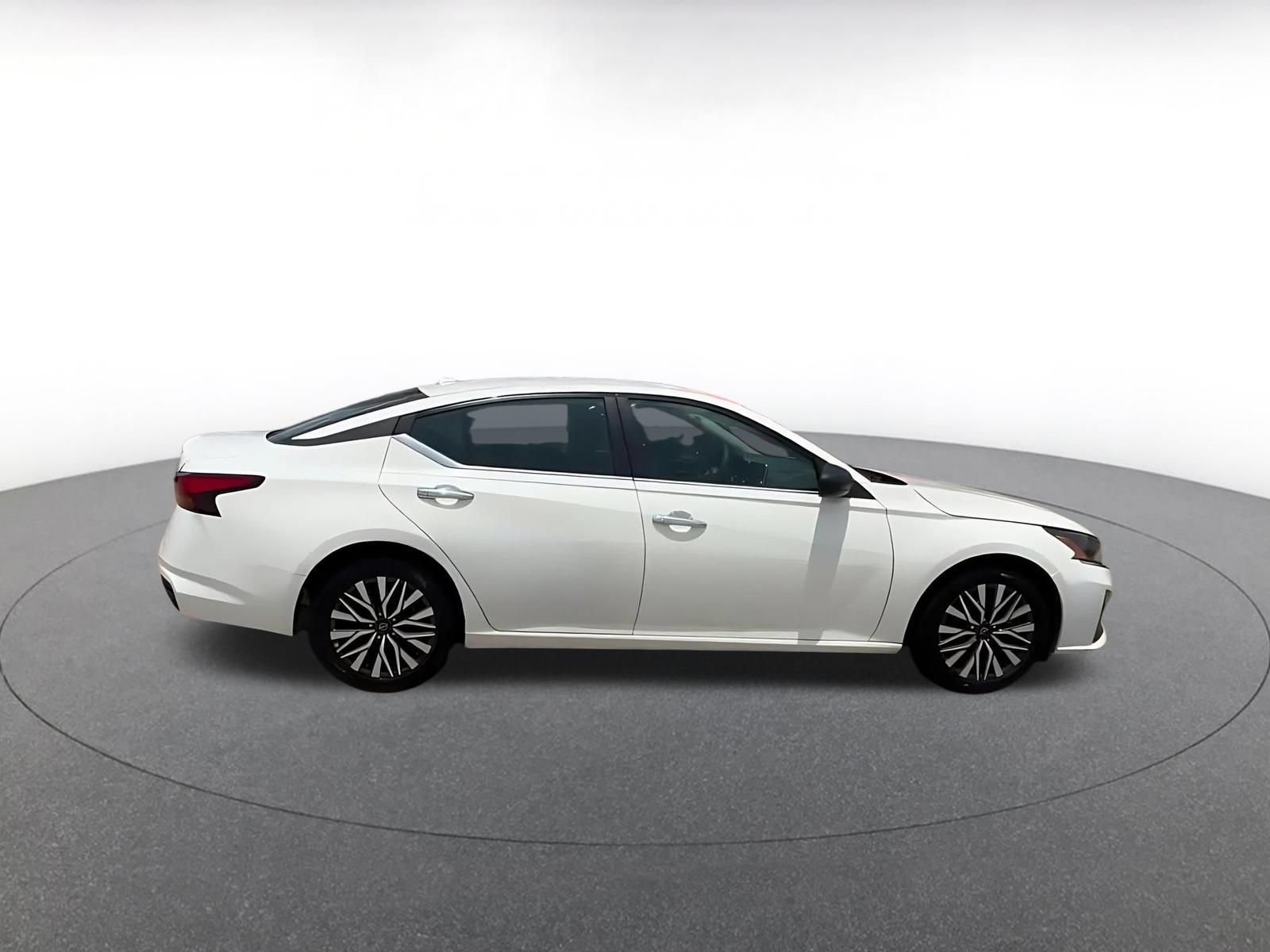 Thumbnail: 2025 Nissan Altima - 15