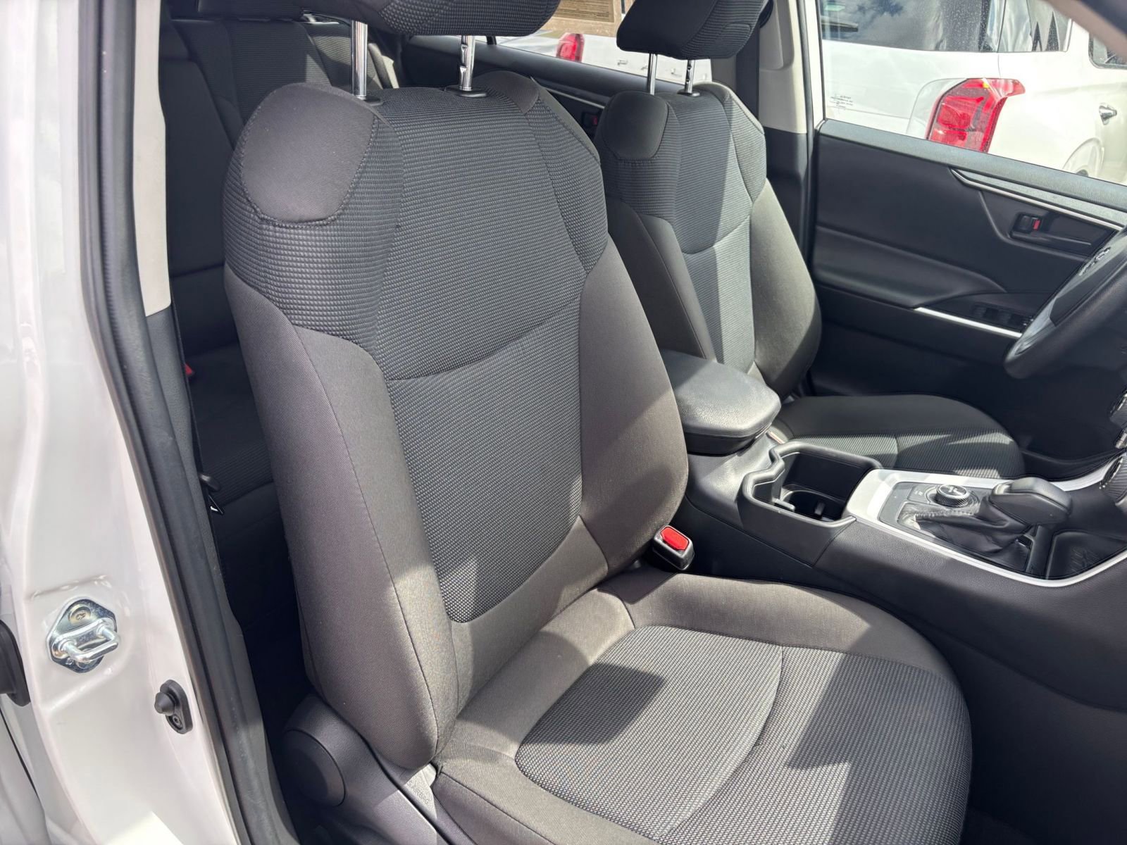 Thumbnail: 2025 Toyota RAV4 - 35