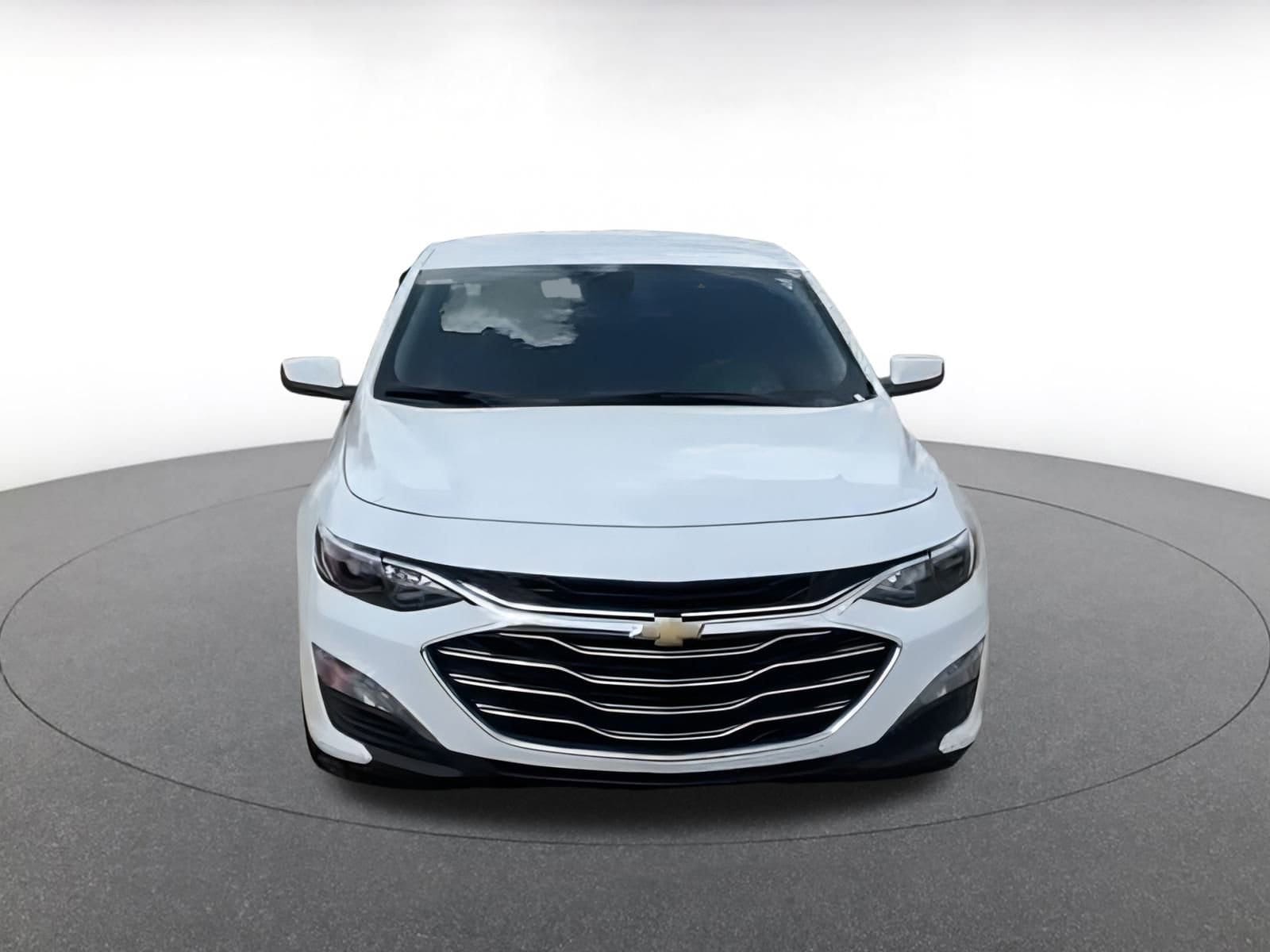 Thumbnail: 2024 Chevrolet Malibu - 4