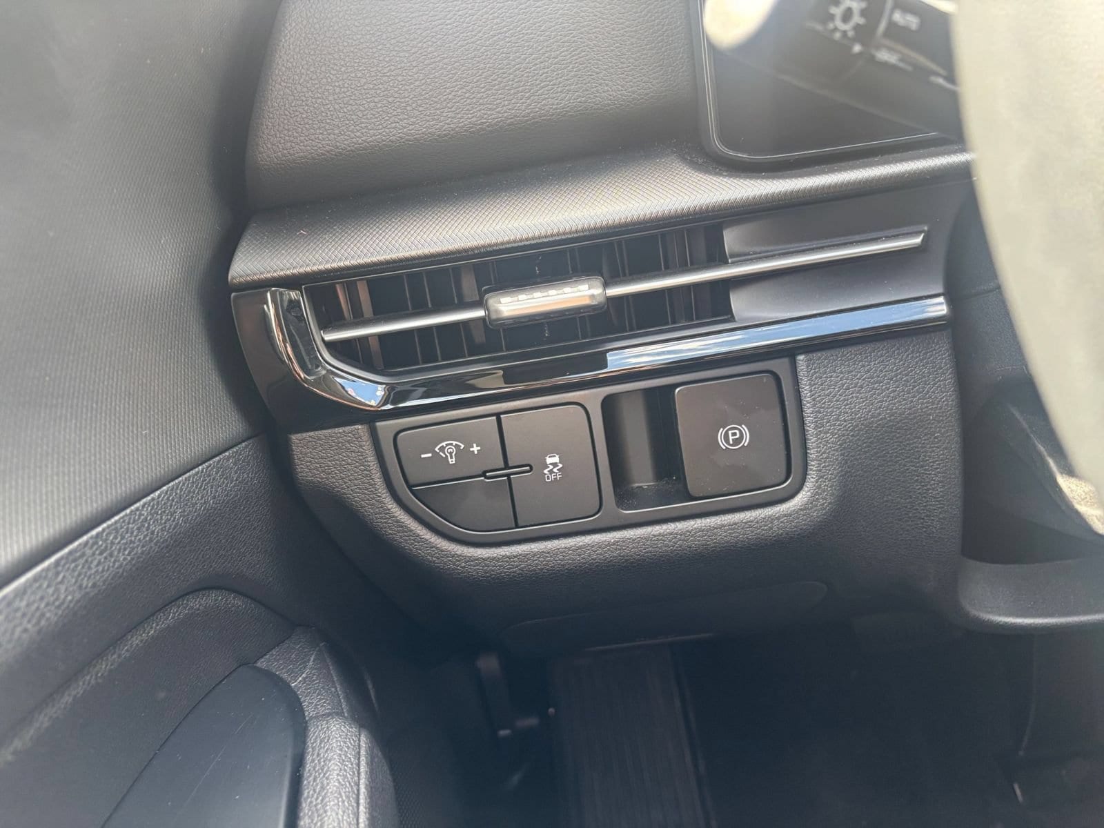 Thumbnail: 2026 Kia Sportage - 33