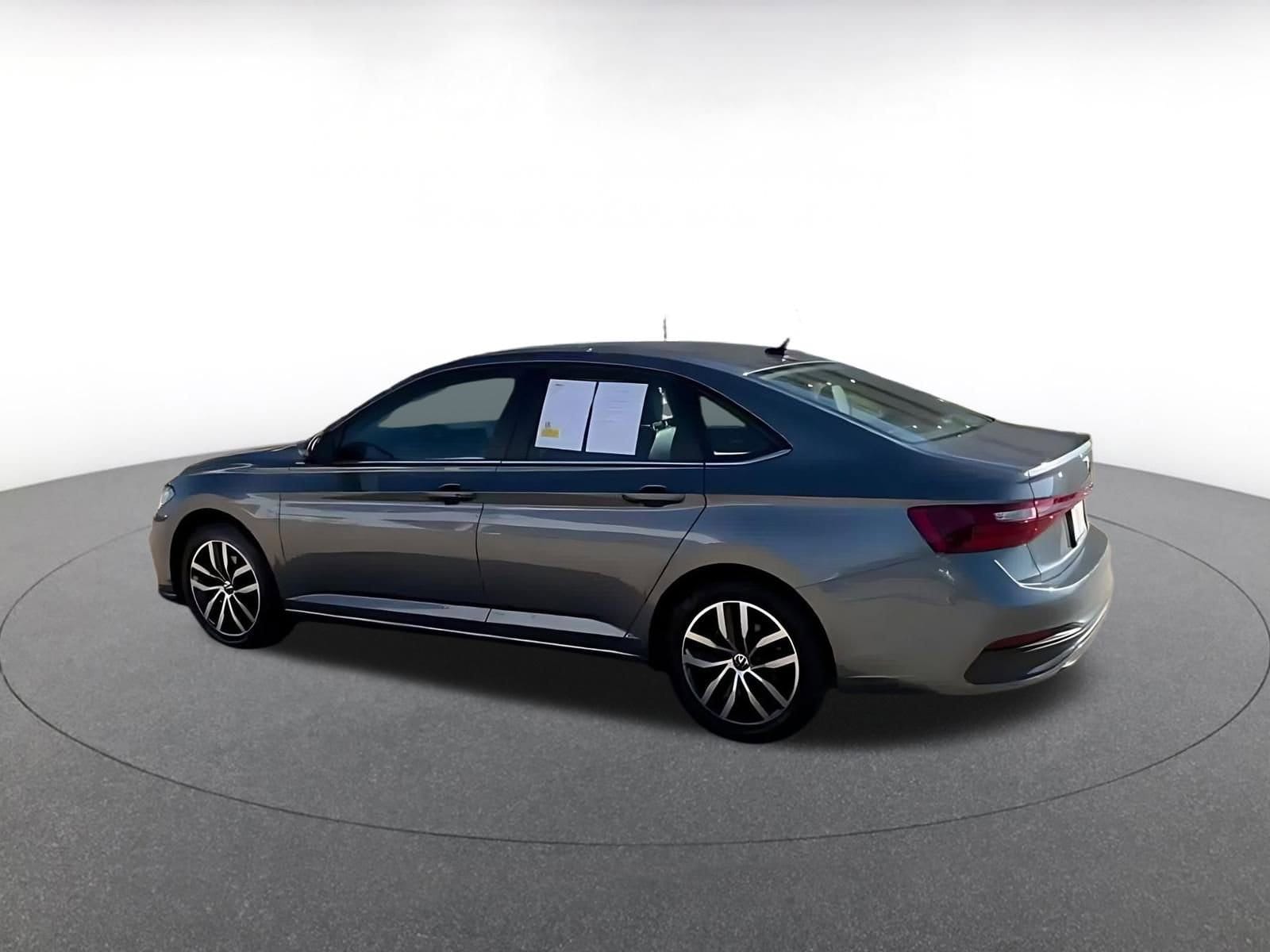 Thumbnail: 2025 Volkswagen Jetta - 10