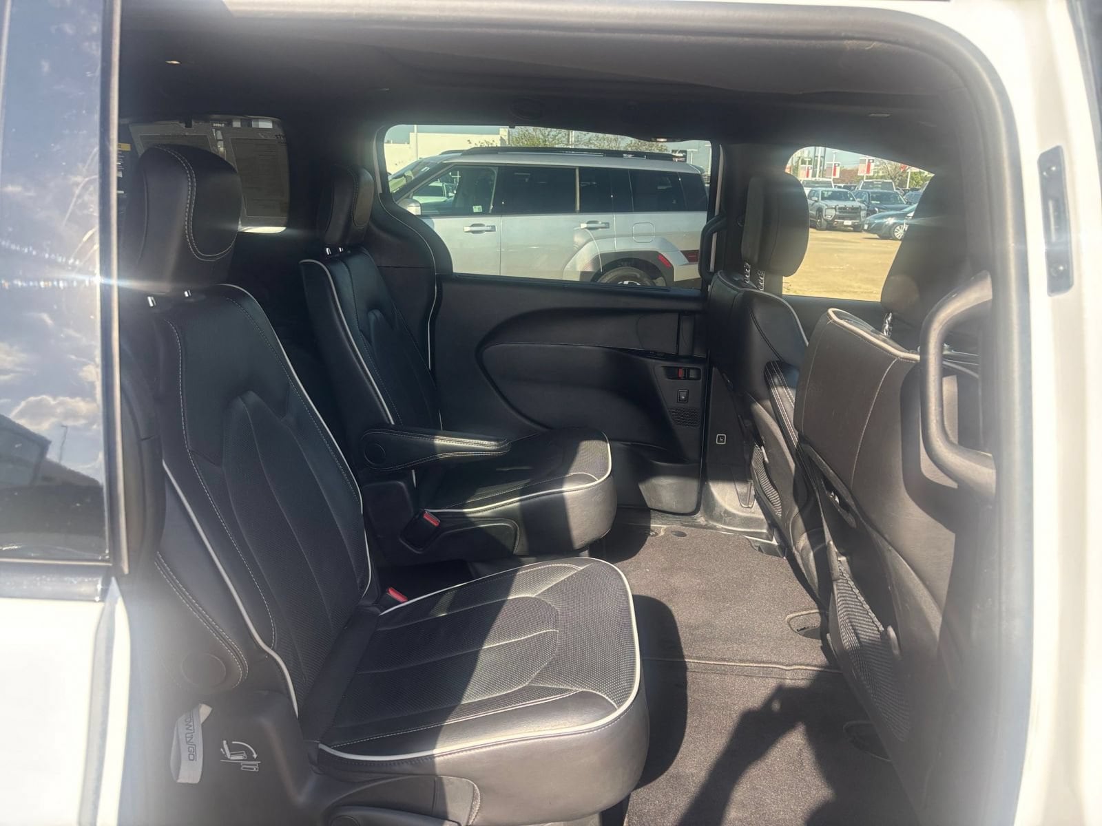 Thumbnail: 2025 Chrysler Pacifica - 28