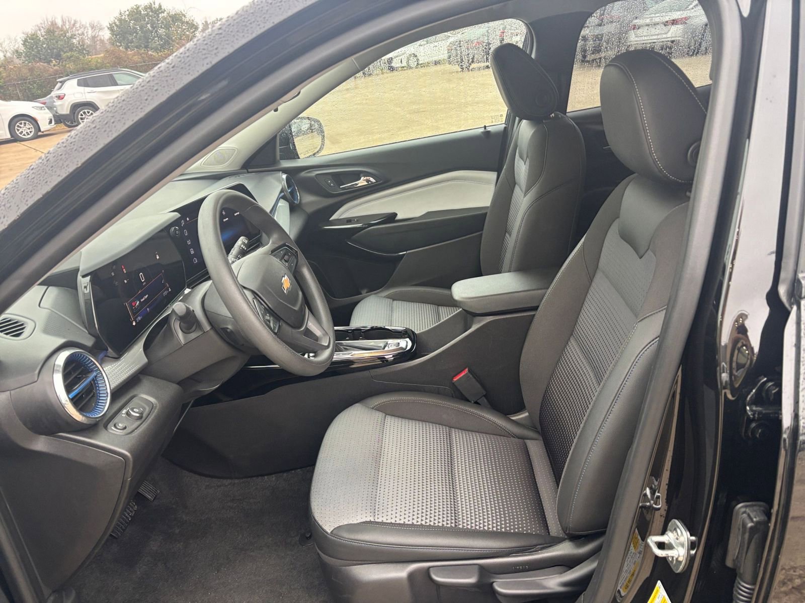 Thumbnail: 2025 Chevrolet Trax - 24