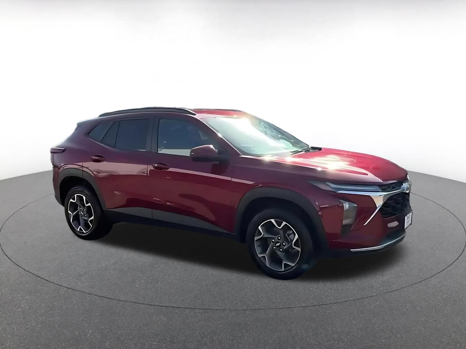Thumbnail: 2025 Chevrolet Trax - 2