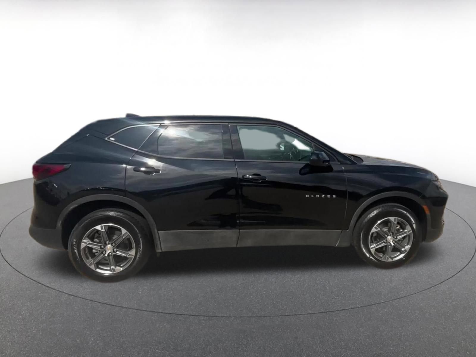 Thumbnail: 2025 Chevrolet Blazer - 16