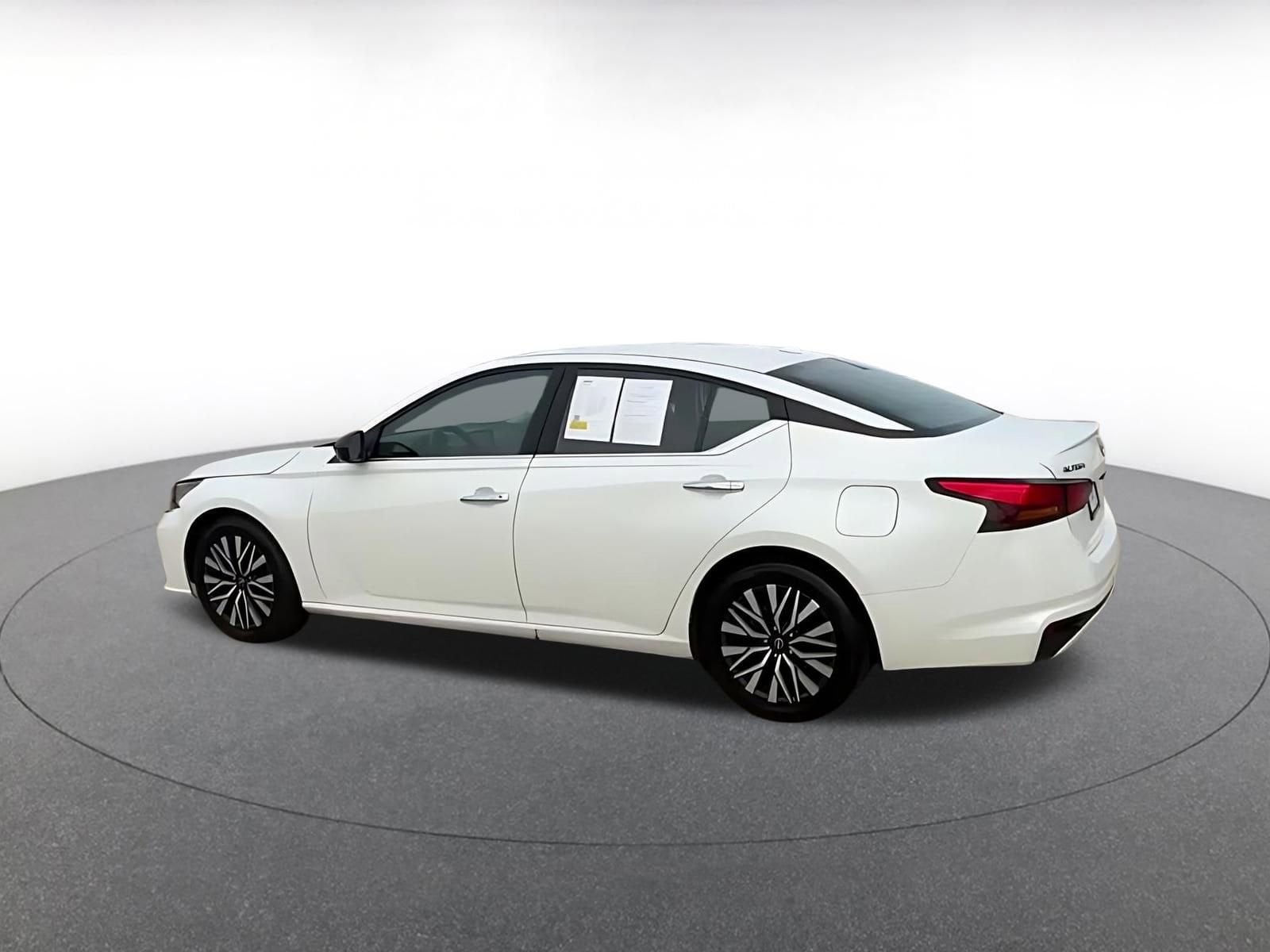 Thumbnail: 2024 Nissan Altima - 10