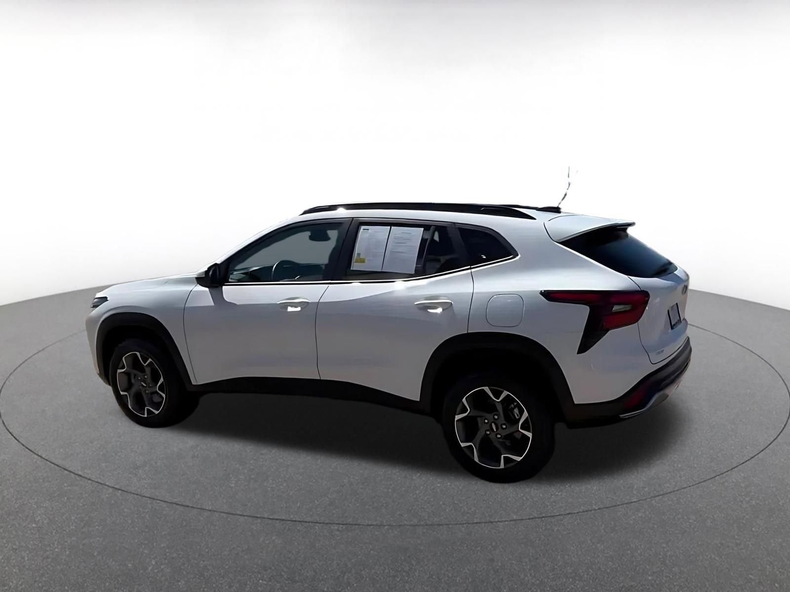 Thumbnail: 2025 Chevrolet Trax - 10