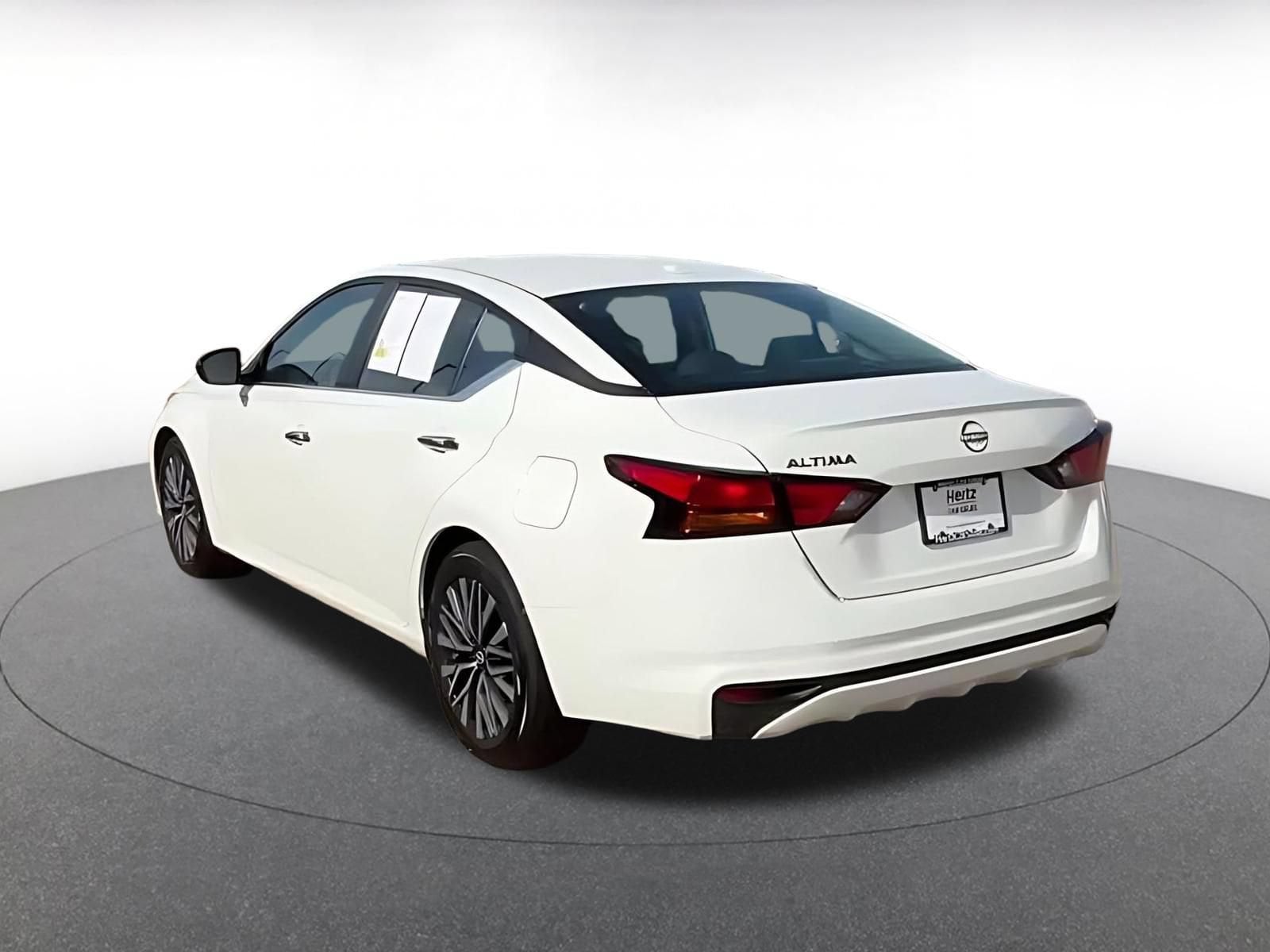 Thumbnail: 2025 Nissan Altima - 10