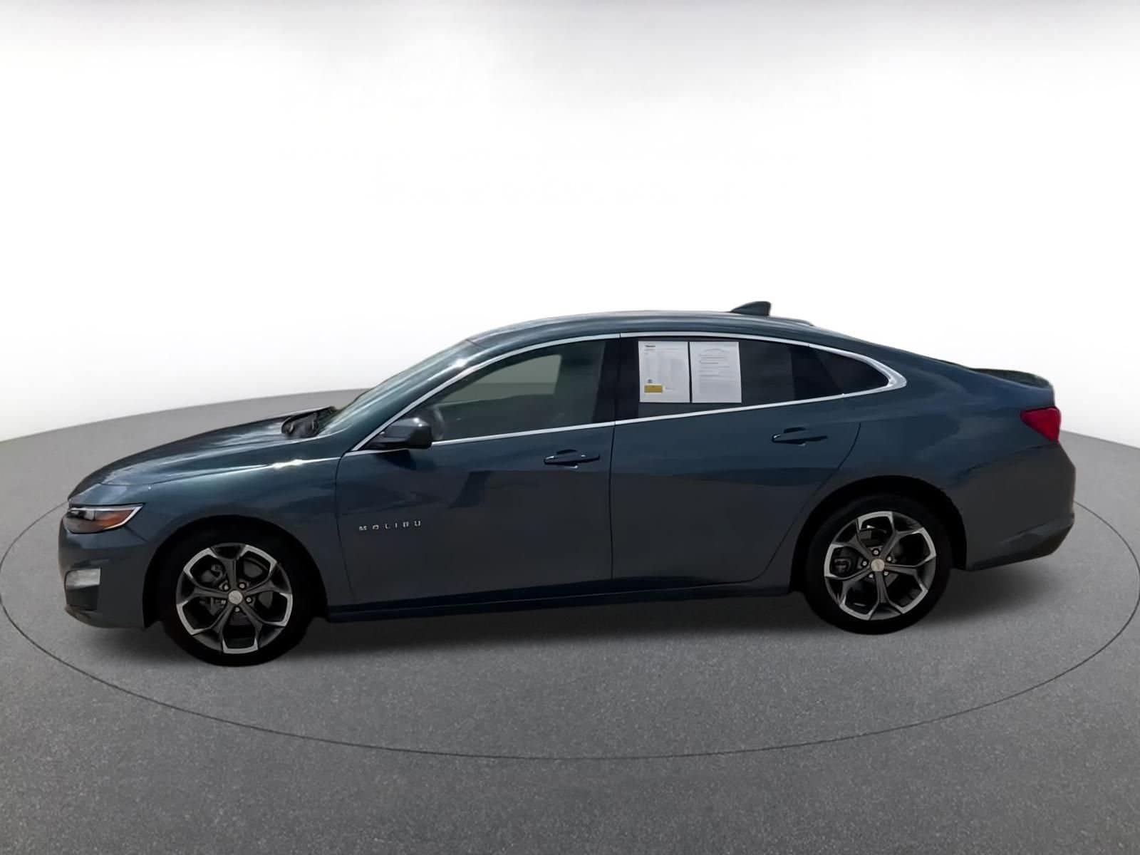 Thumbnail: 2024 Chevrolet Malibu - 9