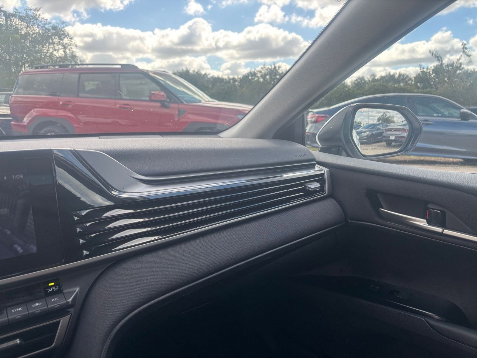 Thumbnail: 2025 Toyota Camry - 33