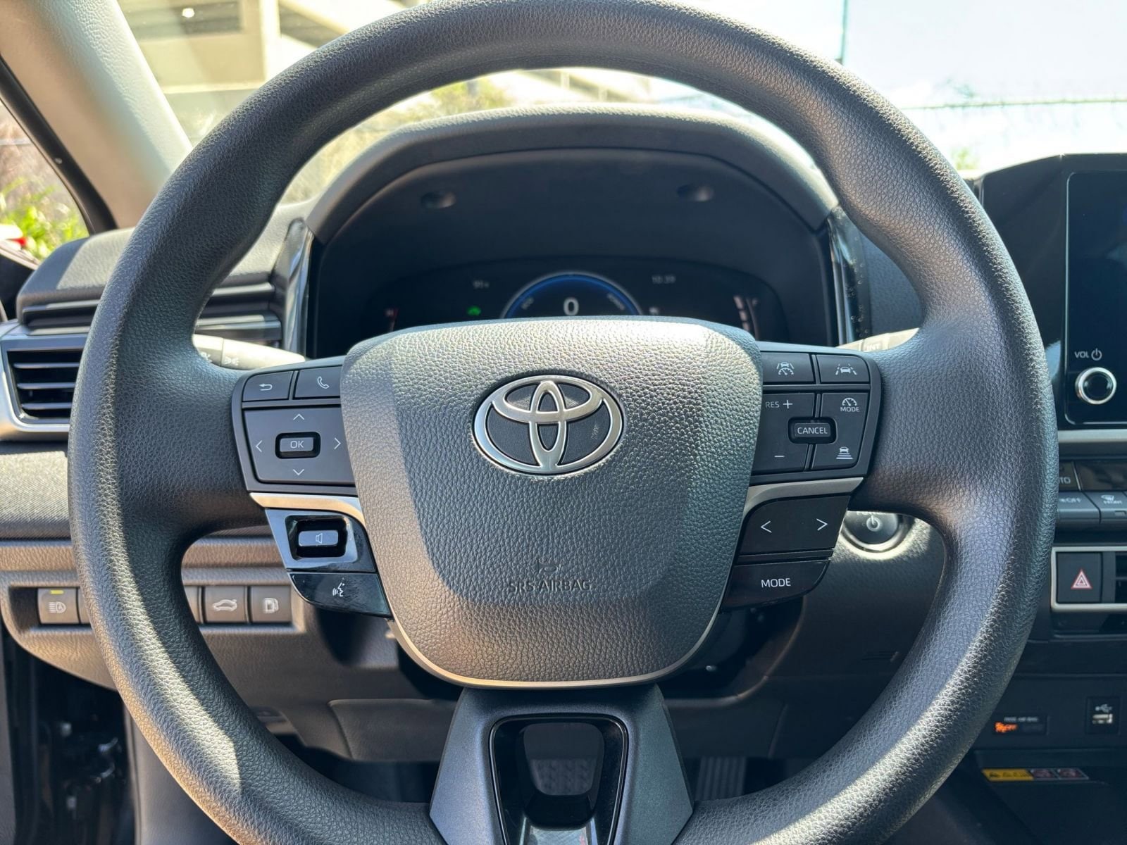 2025 Toyota Camry LE 21