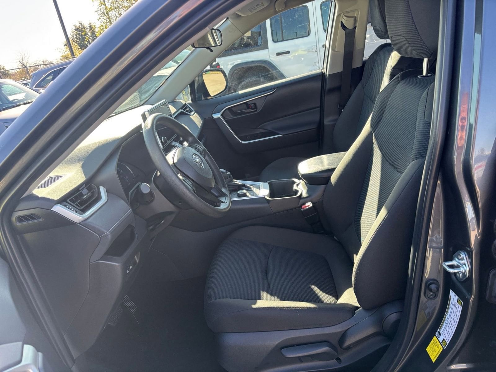 Thumbnail: 2025 Toyota RAV4 - 25